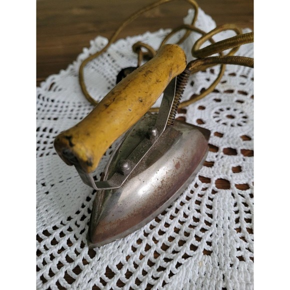 Vintage GOLD SEAL Small Electric "Utility Iron" W/Cord Wood Handle-Untested - Picture 2 of 7